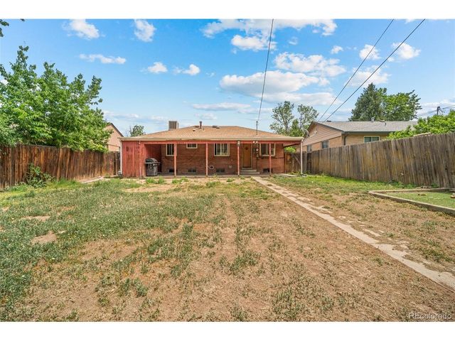2351 Jamaica St, Aurora, CO 80010