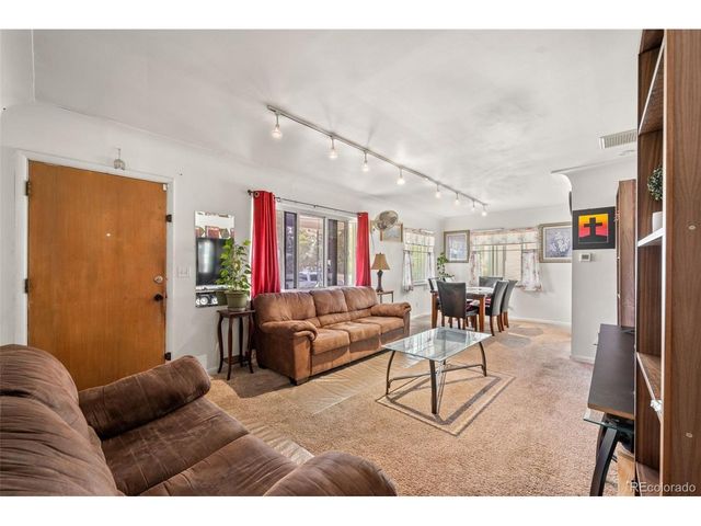 2351 Jamaica St, Aurora, CO 80010
