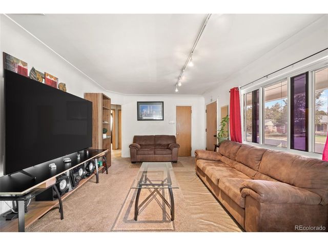 2351 Jamaica St, Aurora, CO 80010
