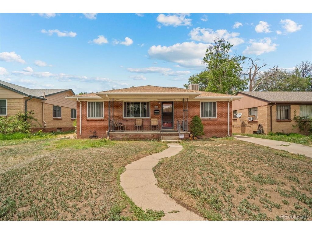 2351 Jamaica St, Aurora, CO 80010