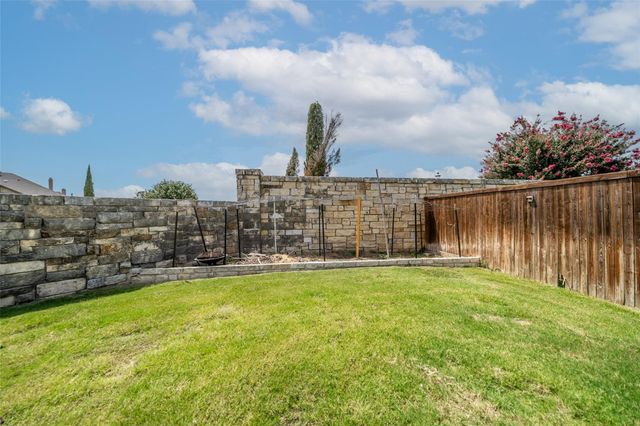 100 Liones Lane, Lewisville, TX 75056