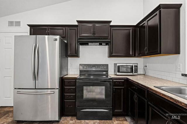 9677 W Stonewood Dr, Boise, ID 83709