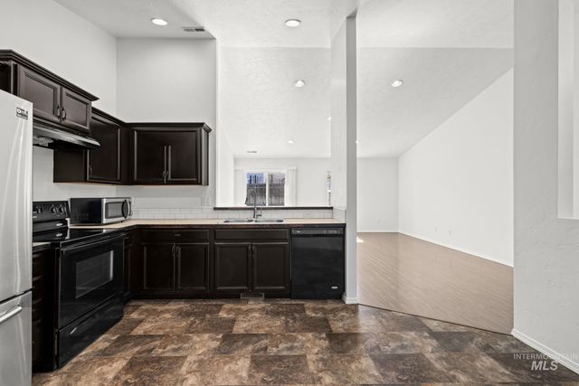 9677 W Stonewood Dr, Boise, ID 83709