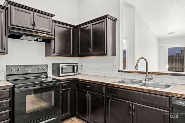 9677 W Stonewood Dr, Boise, ID 83709