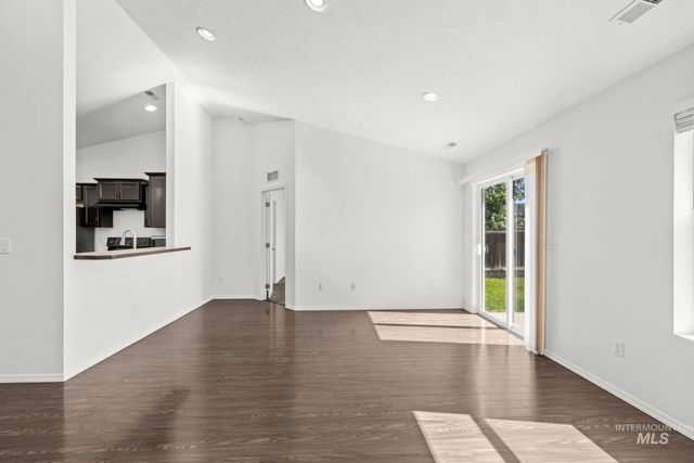 9677 W Stonewood Dr, Boise, ID 83709