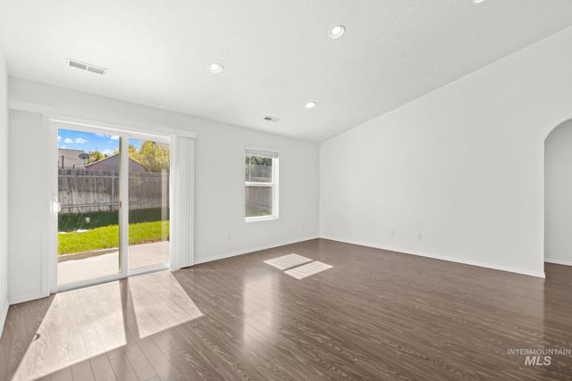 9677 W Stonewood Dr, Boise, ID 83709