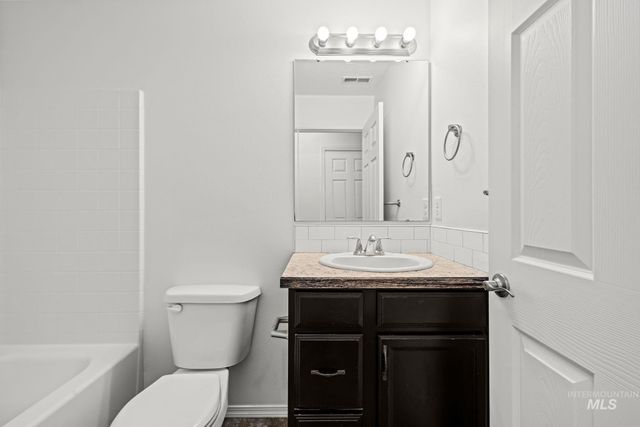 9677 W Stonewood Dr, Boise, ID 83709