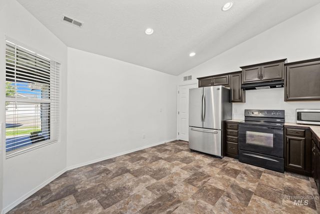 9677 W Stonewood Dr, Boise, ID 83709