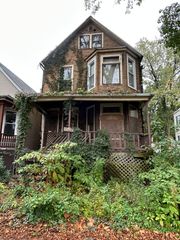 7941 S Burnham Avenue, Chicago, IL 60617