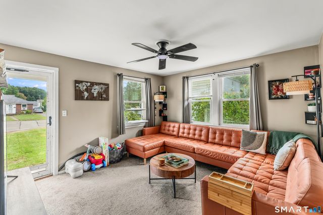 9 Sheridan Court, Plainville, CT 06062
