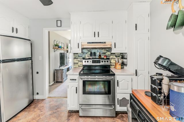 9 Sheridan Court, Plainville, CT 06062