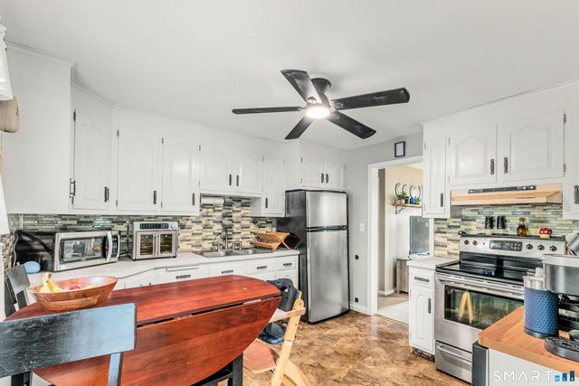 9 Sheridan Court, Plainville, CT 06062