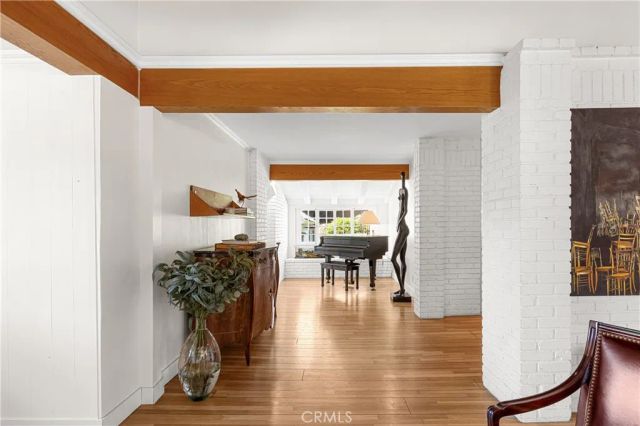 4650 Encino Avenue, Encino, CA 91316