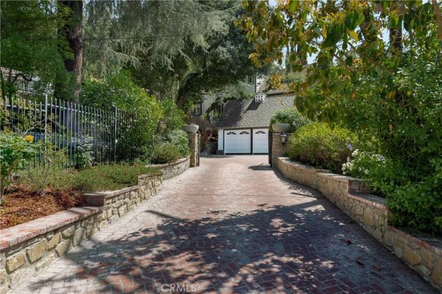4650 Encino Avenue, Encino, CA 91316