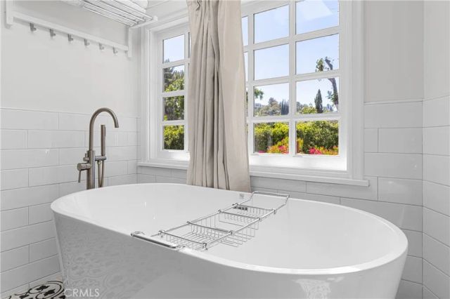 4650 Encino Avenue, Encino, CA 91316