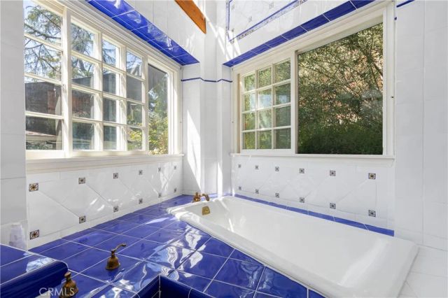 4650 Encino Avenue, Encino, CA 91316