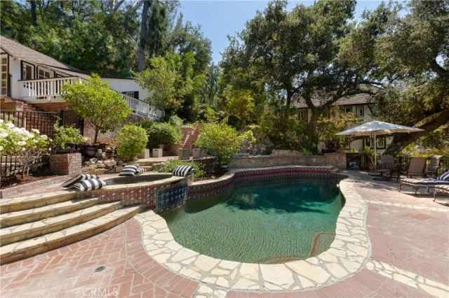 4650 Encino Avenue, Encino, CA 91316