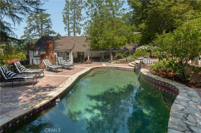 4650 Encino Avenue, Encino, CA 91316