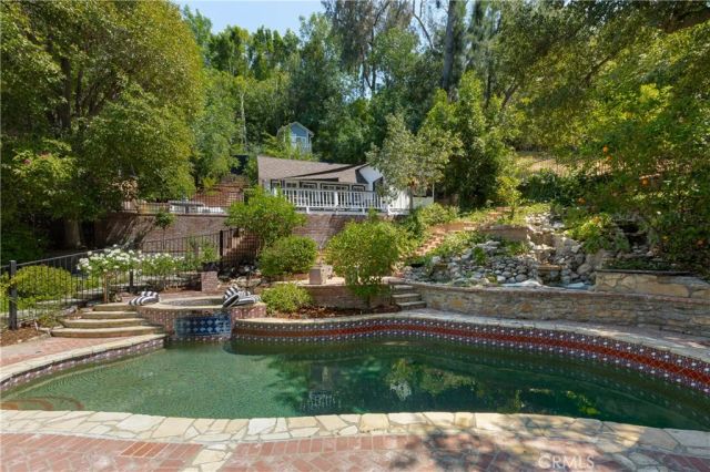 4650 Encino Avenue, Encino, CA 91316