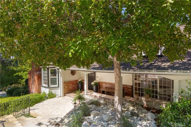 4650 Encino Avenue, Encino, CA 91316