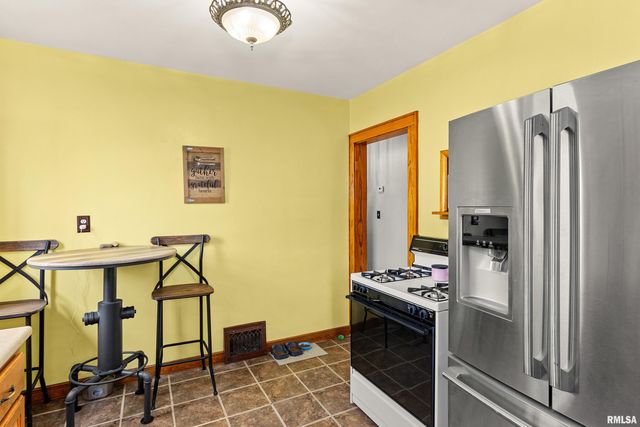 121 ALBERT Street, Washington, IL 61571