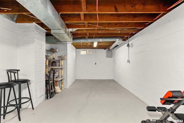 121 ALBERT Street, Washington, IL 61571