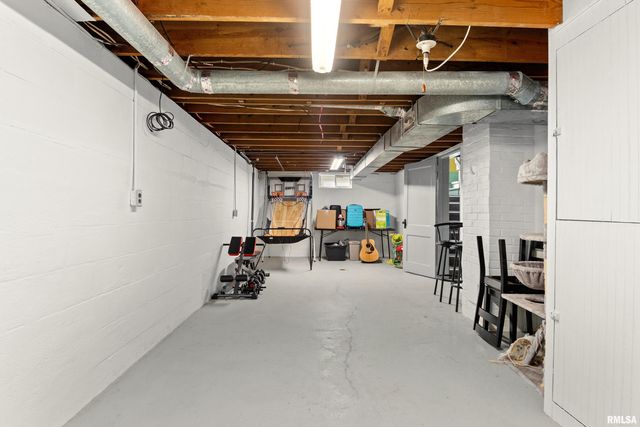 121 ALBERT Street, Washington, IL 61571