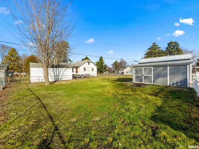 121 ALBERT Street, Washington, IL 61571