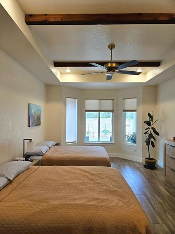 1810 Athens Ave, Kerrville, TX 78028