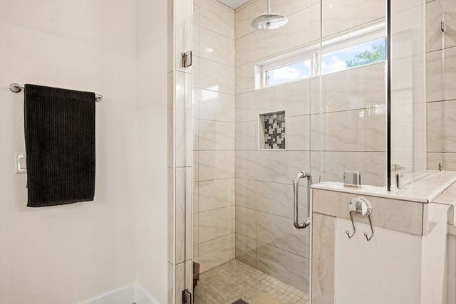 1810 Athens Ave, Kerrville, TX 78028