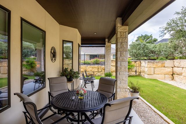 1810 Athens Ave, Kerrville, TX 78028