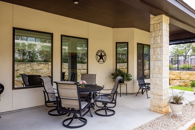 1810 Athens Ave, Kerrville, TX 78028