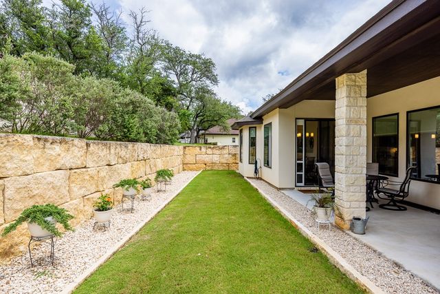 1810 Athens Ave, Kerrville, TX 78028