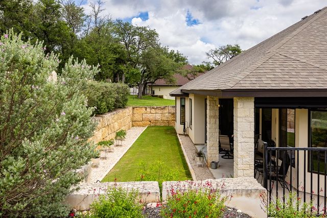 1810 Athens Ave, Kerrville, TX 78028