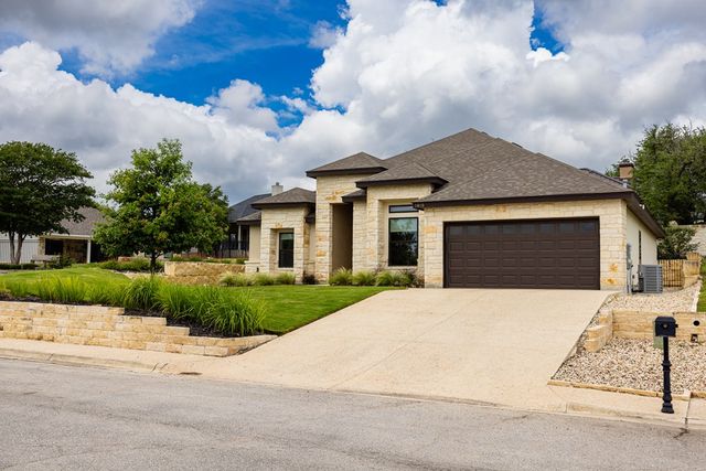 1810 Athens Ave, Kerrville, TX 78028