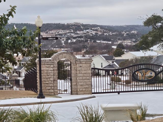 1810 Athens Ave, Kerrville, TX 78028