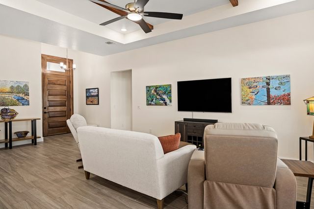1810 Athens Ave, Kerrville, TX 78028