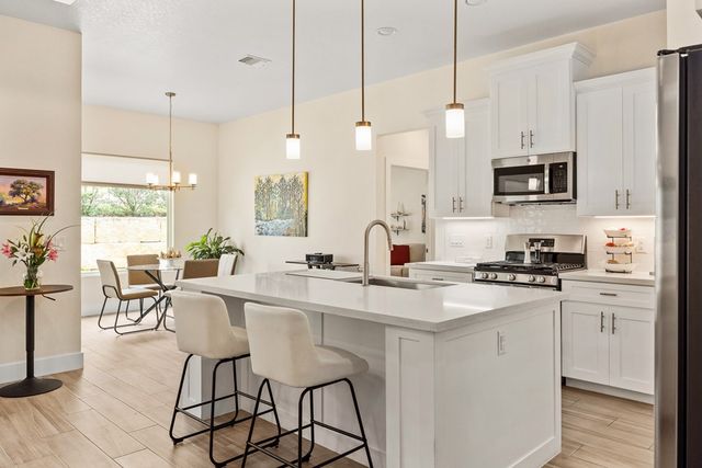 1810 Athens Ave, Kerrville, TX 78028