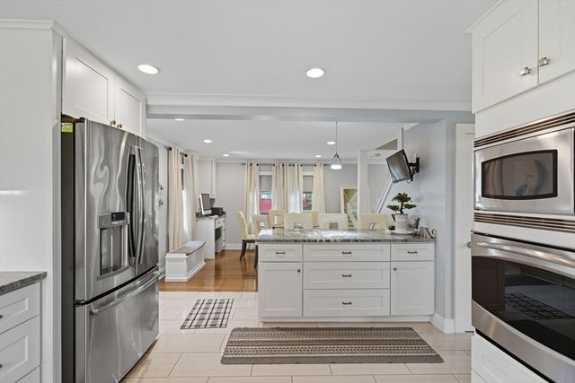 28 Roberts St, Malden, MA 02148