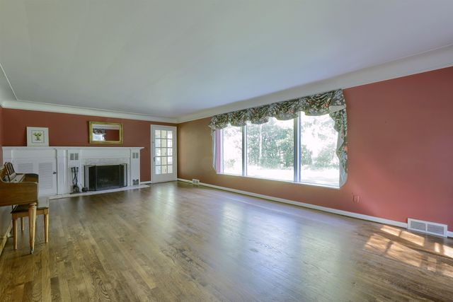 6022 Orion Road, Rochester Hills, MI 48306