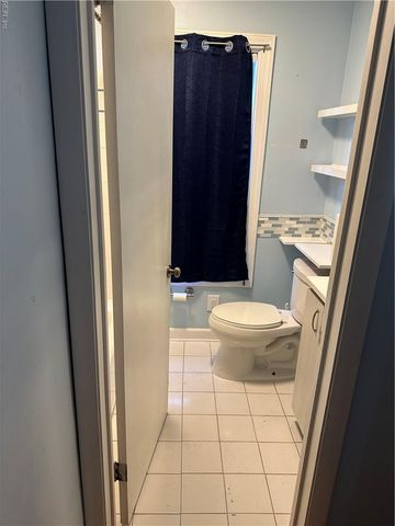 89 Snug Harbor DR, Hampton, VA 23661