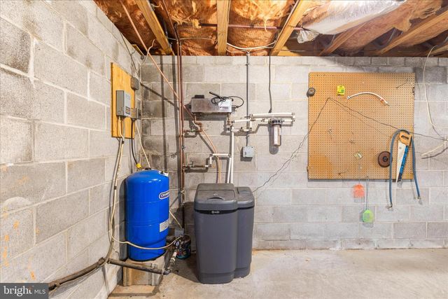 2467 BUCK HILL RD, Mount Jackson, VA 22842