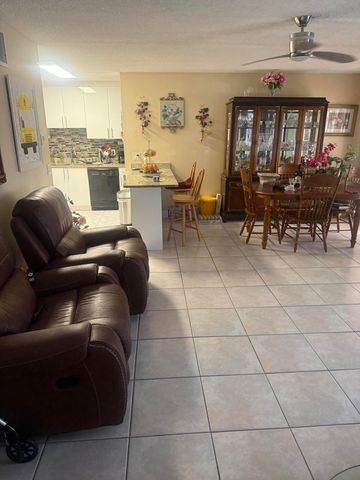 3526 LA PALMAS Court A-1, Greenacres, FL 33463