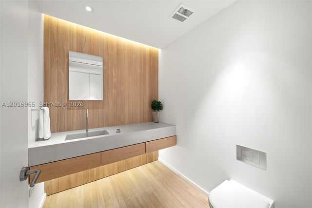 2901 Collins Ave 901, Miami Beach, FL 33140