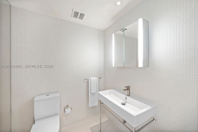 2901 Collins Ave 901, Miami Beach, FL 33140