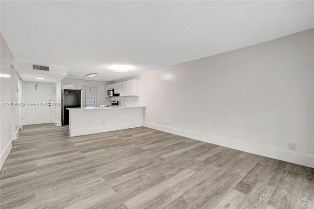 4800 Hillcrest Ln 207, Hollywood, FL 33021