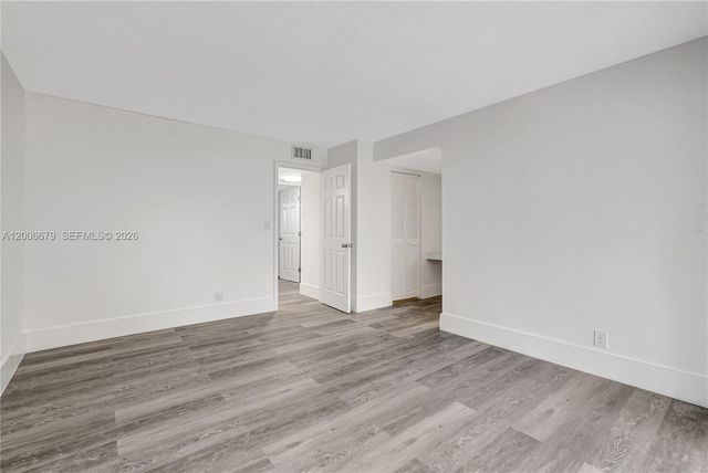 4800 Hillcrest Ln 207, Hollywood, FL 33021