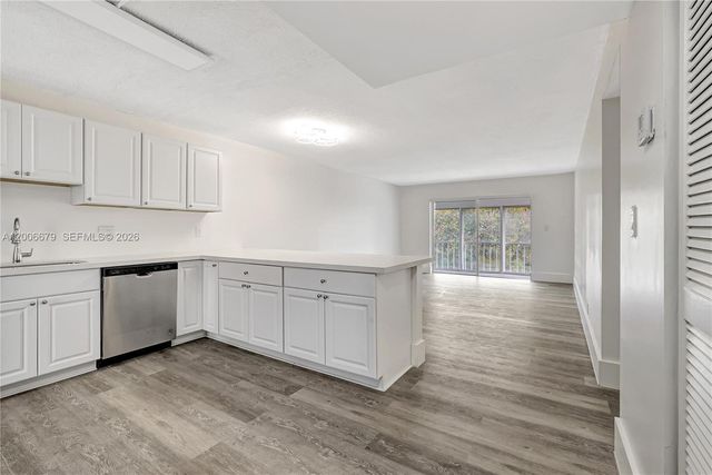 4800 Hillcrest Ln 207, Hollywood, FL 33021