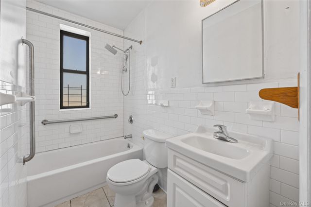 1015 Summit Avenue 4A, Bronx, NY 10452