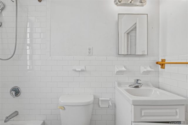 1015 Summit Avenue 4A, Bronx, NY 10452